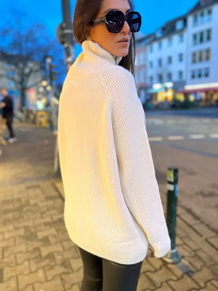 Bianca | Classic and stylish winter sweater