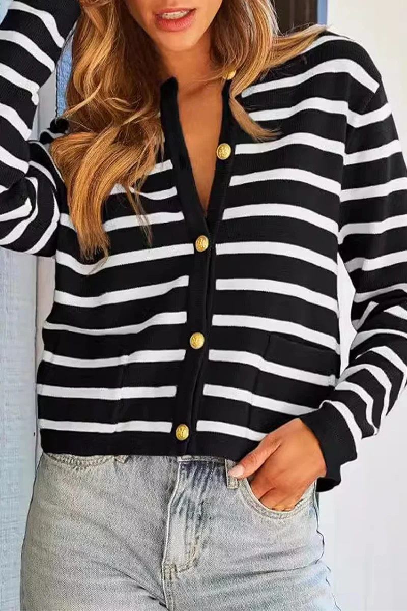 Bodil | Casual everyday outerwear with stripes and buttons and O-neck - Image 10