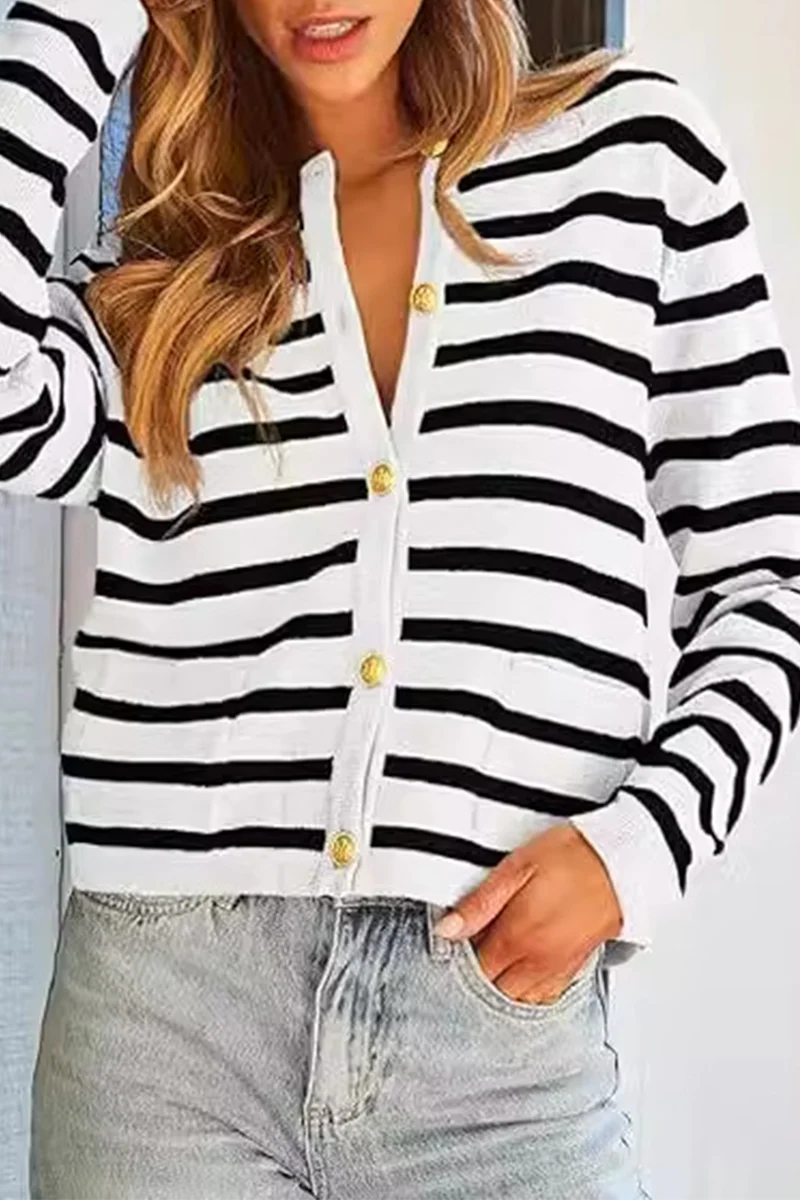 Bodil | Casual everyday outerwear with stripes and buttons and O-neck - Image 9