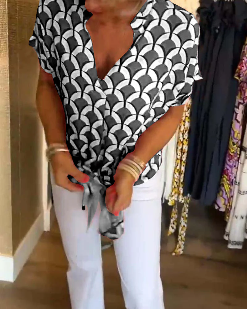 Breayle® | Printed Short Sleeve Blouse With V-Neck - Image 10