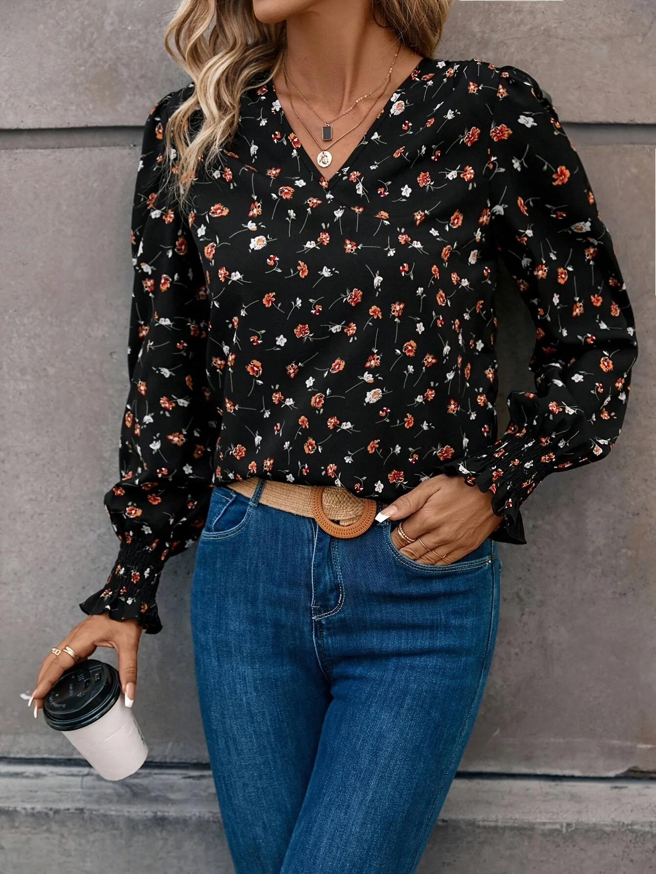 Brenda® | Elegant Floral Pattern V-Neck Blouse With Long Sleeves - Image 2