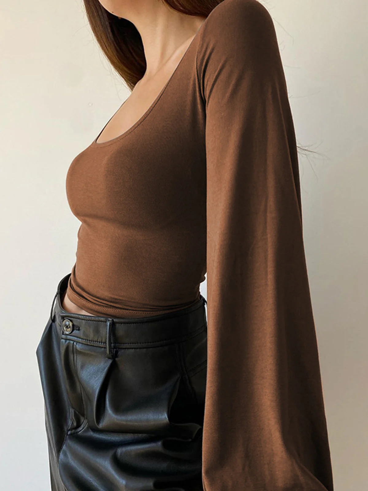 Bretann® | Elegant Blouse With Puff Sleeves And Square Neckline - Image 3