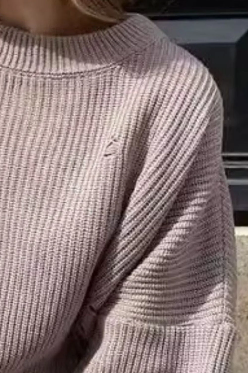Brigitta | Long-sleeved crew-neck sweater with a distressed look - Image 9