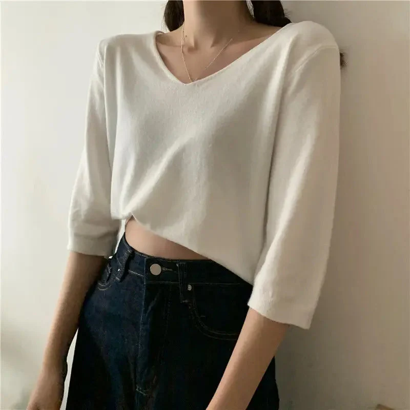 Brittina® | Blouse Chic Luxurious Materials For Formal Occasions For Women - Image 4