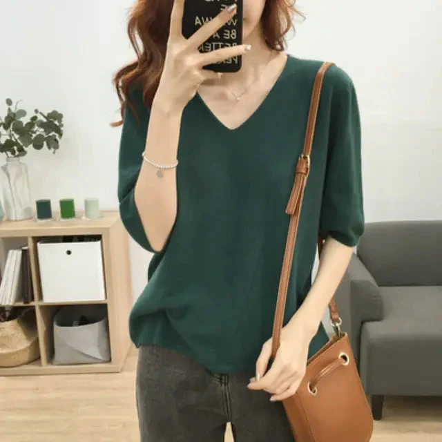 Brittina® | Blouse Chic Luxurious Materials For Formal Occasions For Women - Image 9