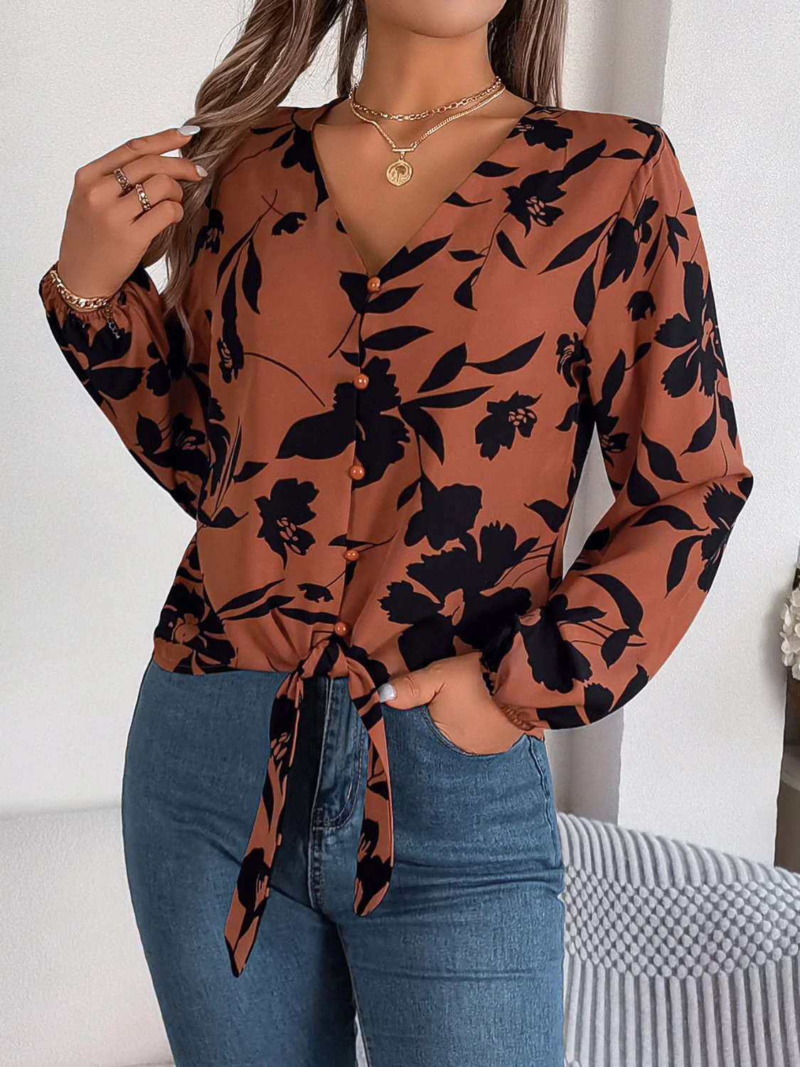 Brooke® | Elegant Printed Blouse With A V-Neck And Long Sleeves - Image 2