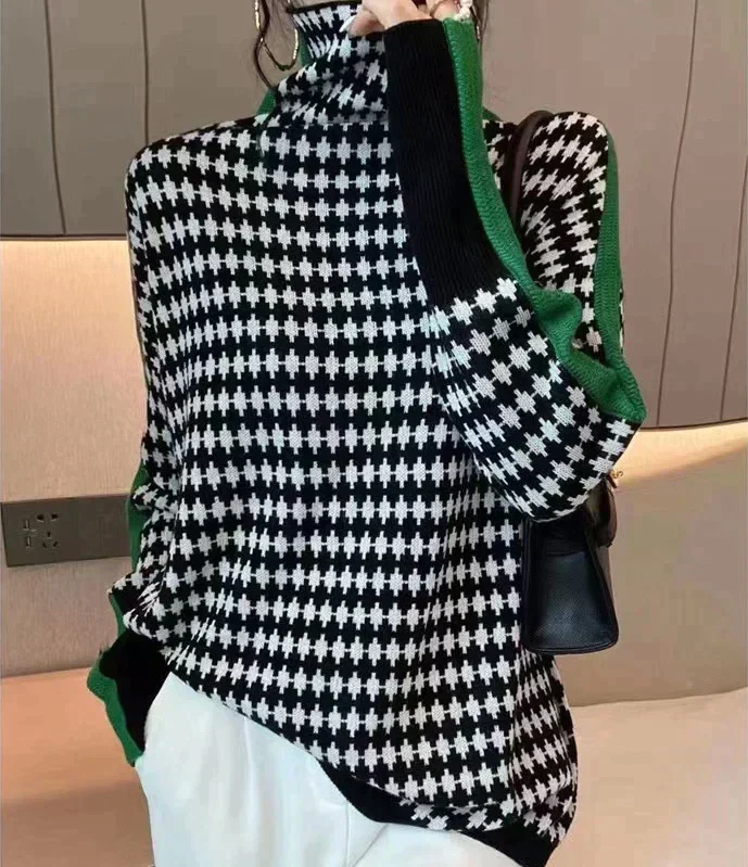 Bruk® | Elegant Blouse With Black And White Checked Pattern - Image 2