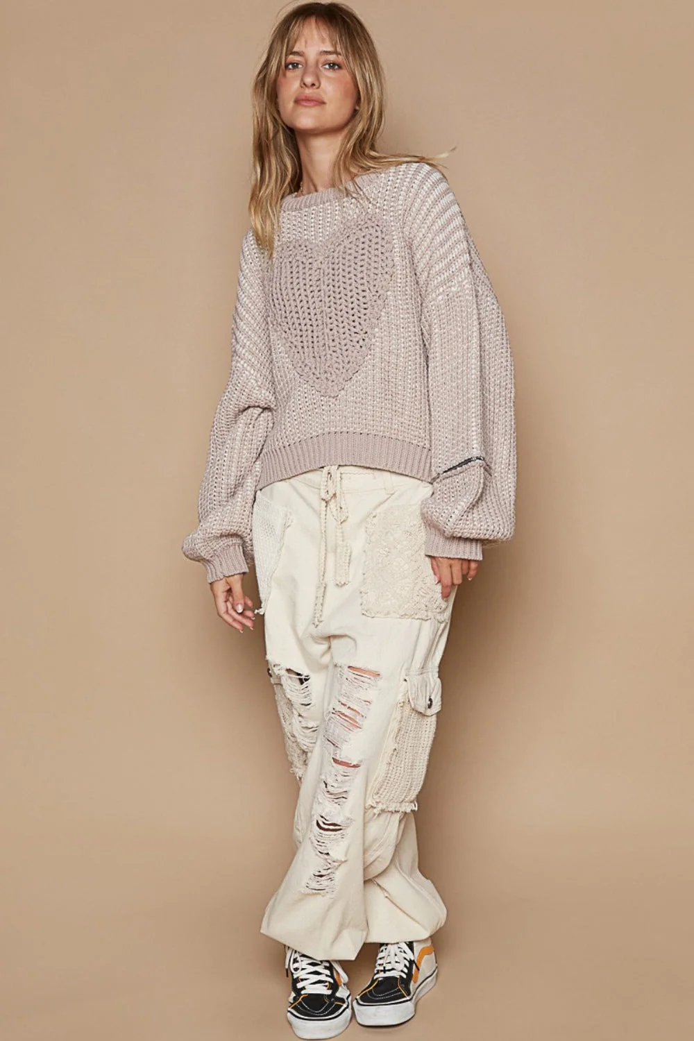 Camila | Round neck sweater with heart patch and zip and pointed sleeves - Image 5