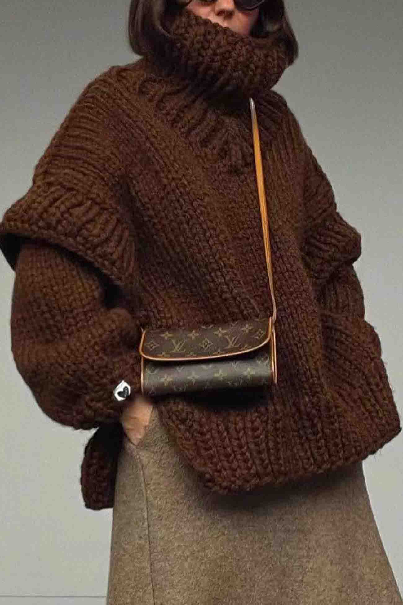 Carina | Solid color sweater with long sleeves and a cowl neckline - Image 10