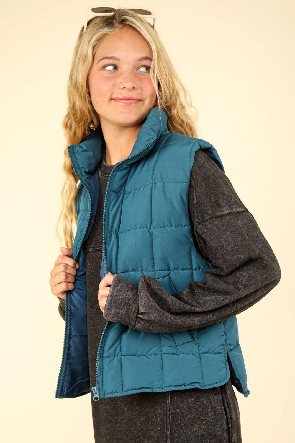 Carolin | Padded, warm vest with zip - Image 2