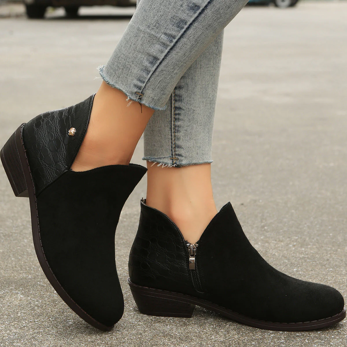 Catalina | Custom-made, supportive orthopedic boots