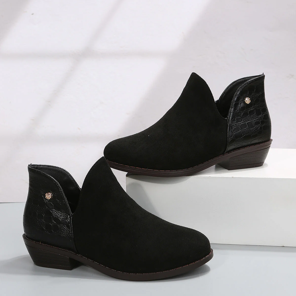 Catalina | Custom-made, supportive orthopedic boots - Image 3