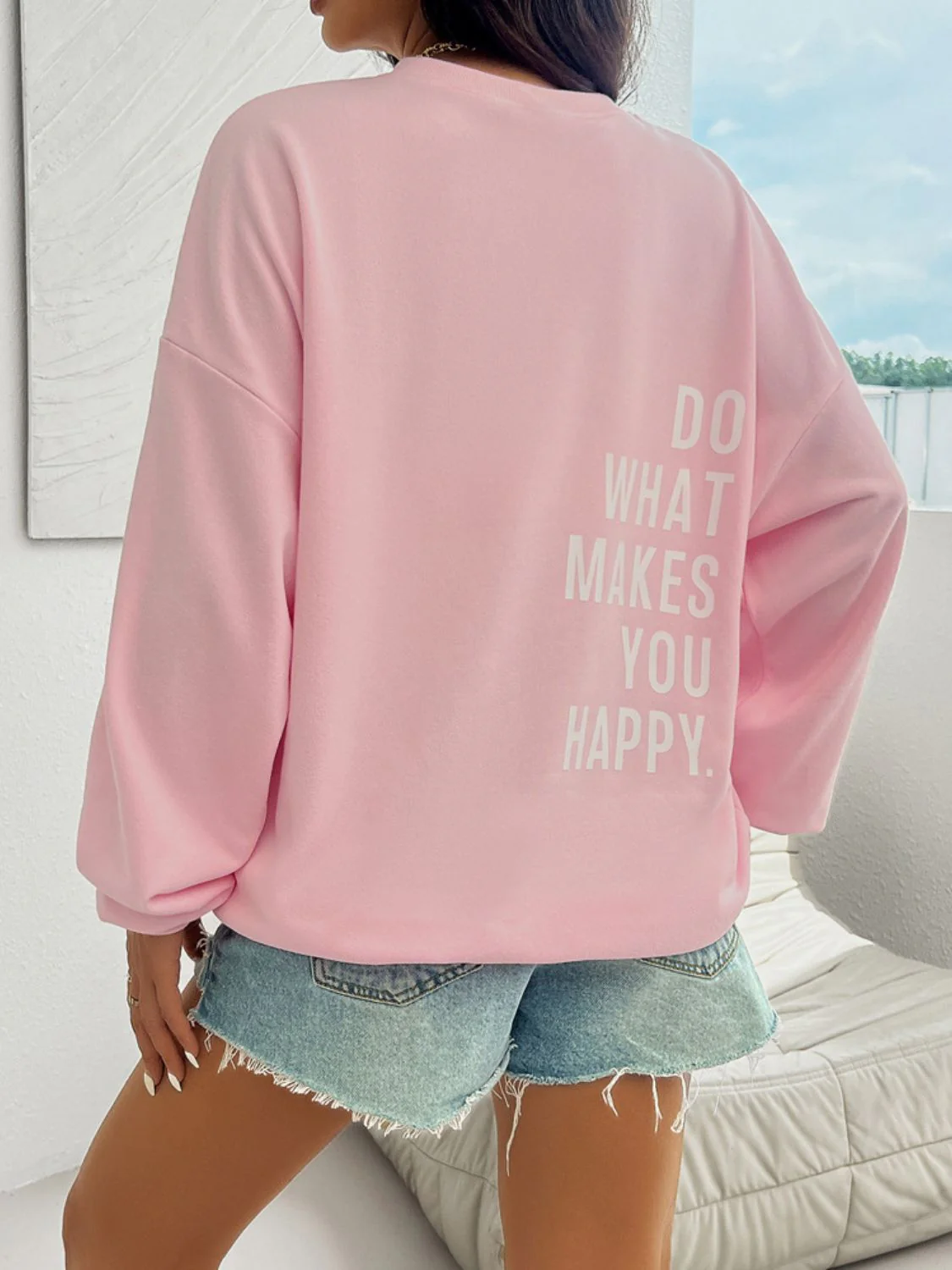 Cecilia | Long sleeve crew neck sweatshirt with letter graphic - Image 4