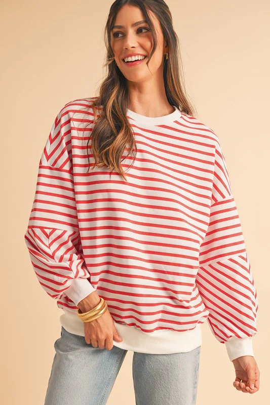 Cecilia | Loose sweatshirt with low shoulders and a crew neck
