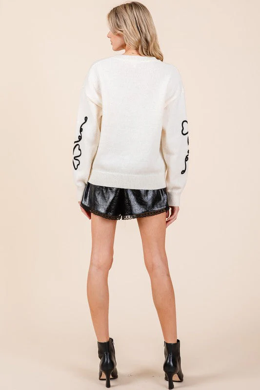 Cecilia | Plus knitted sweater with floral embroidery - Image 19