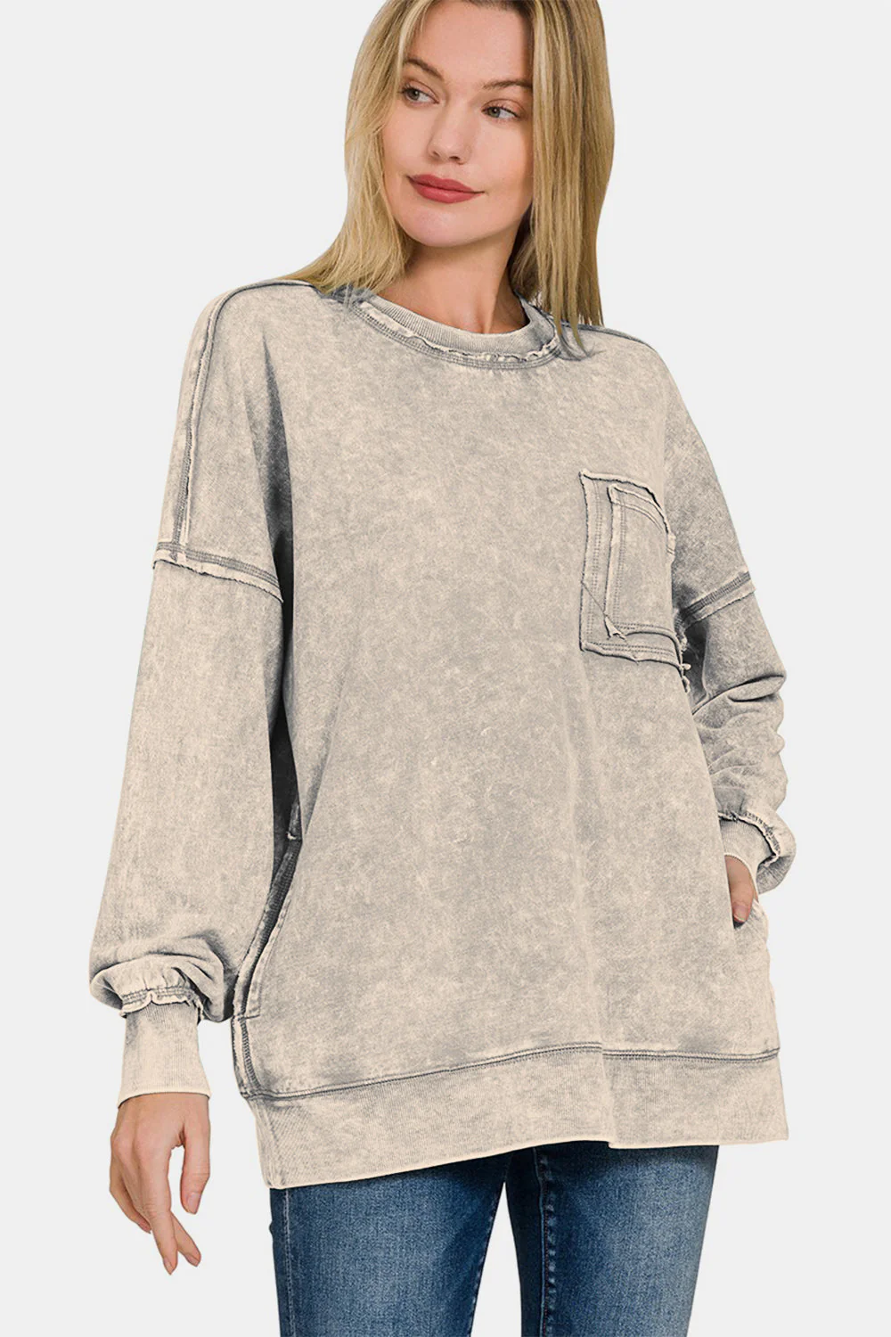 Cecilia | Sweatshirt with an exposed seam and a crew neck and dropped shoulders - Image 3