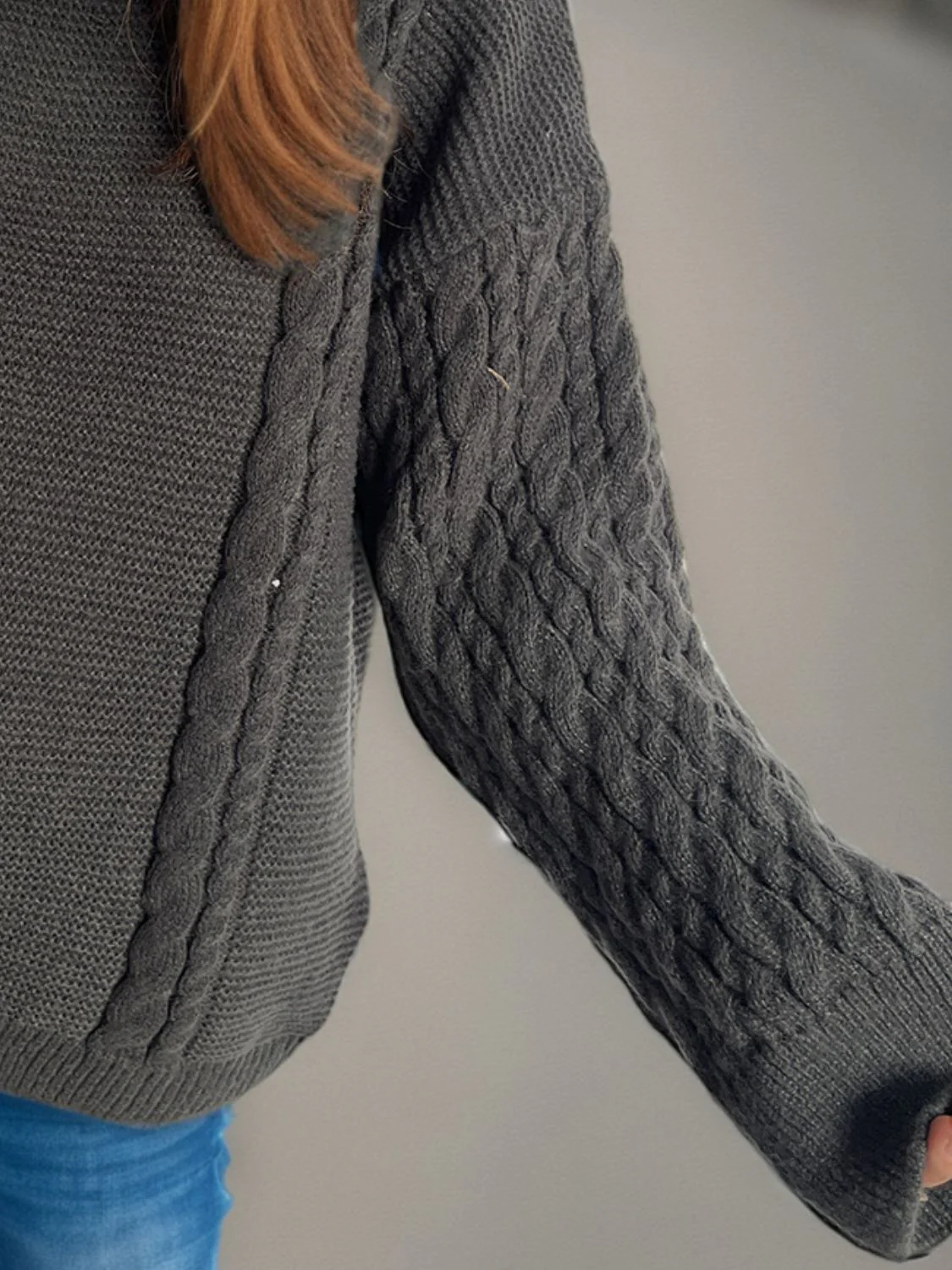 Celeste | Long-sleeved cable-knit sweater with a crew neck - Image 11