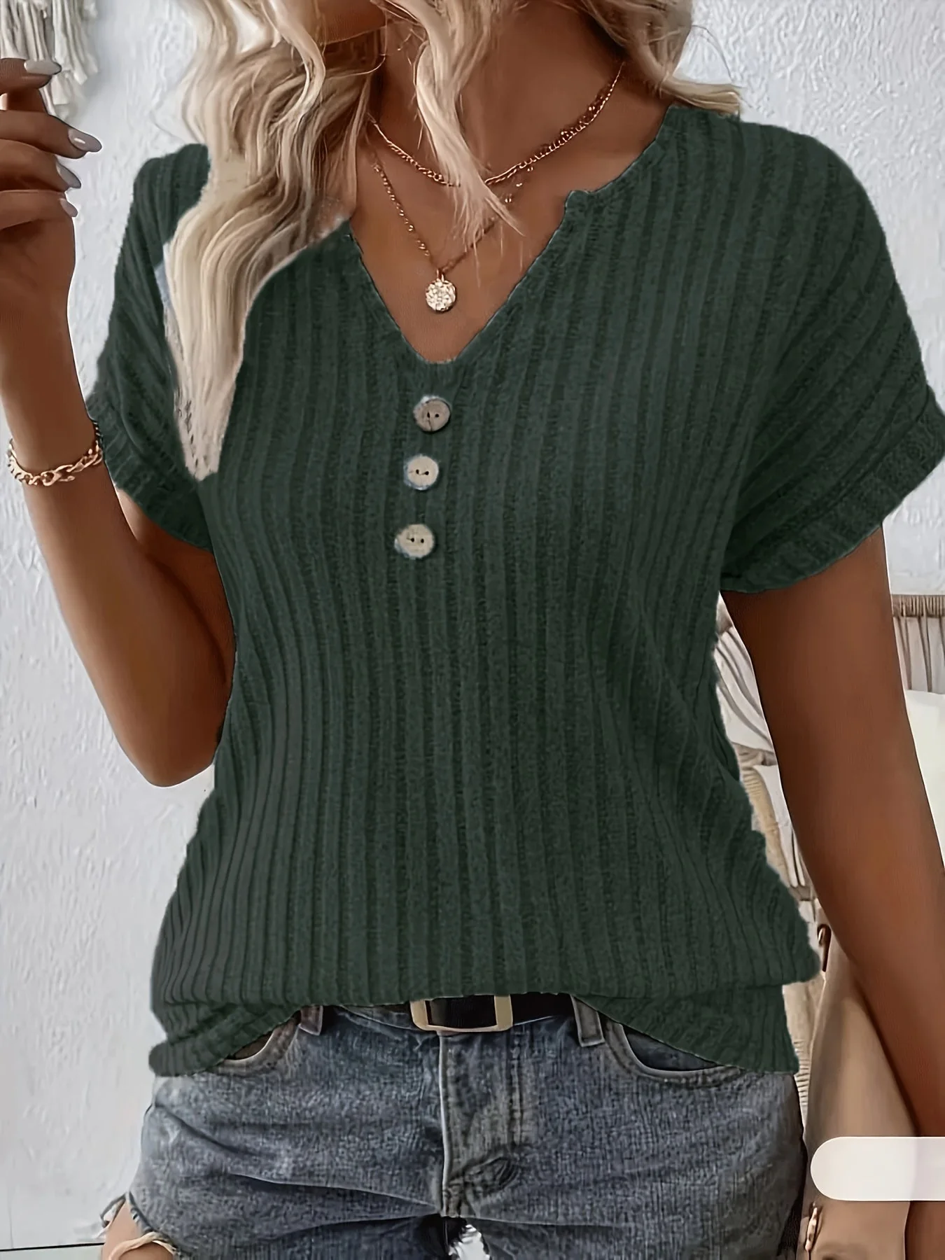 Cesia® | Stylish V-Neck T-Shirt With Ribbed Details, Short Sleeves - Image 9