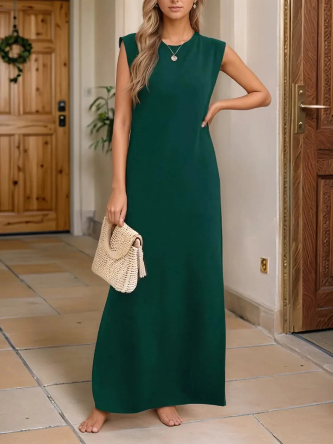 Chloe® | Casual Sleeveless Round Neck Maxi Dress - Image 4