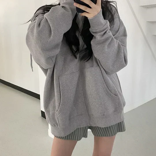 Cinthia | Effortless and trendy winter hoodie - Image 4