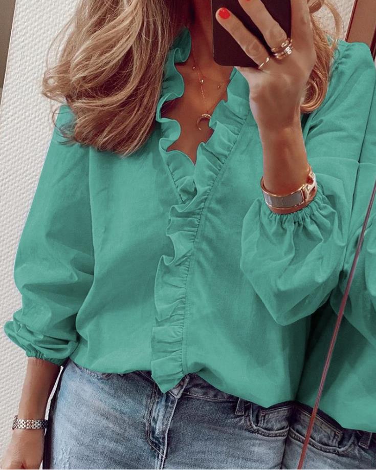 Cintia® | Wolf Blouse With Ruffles And V-Neck - Image 4