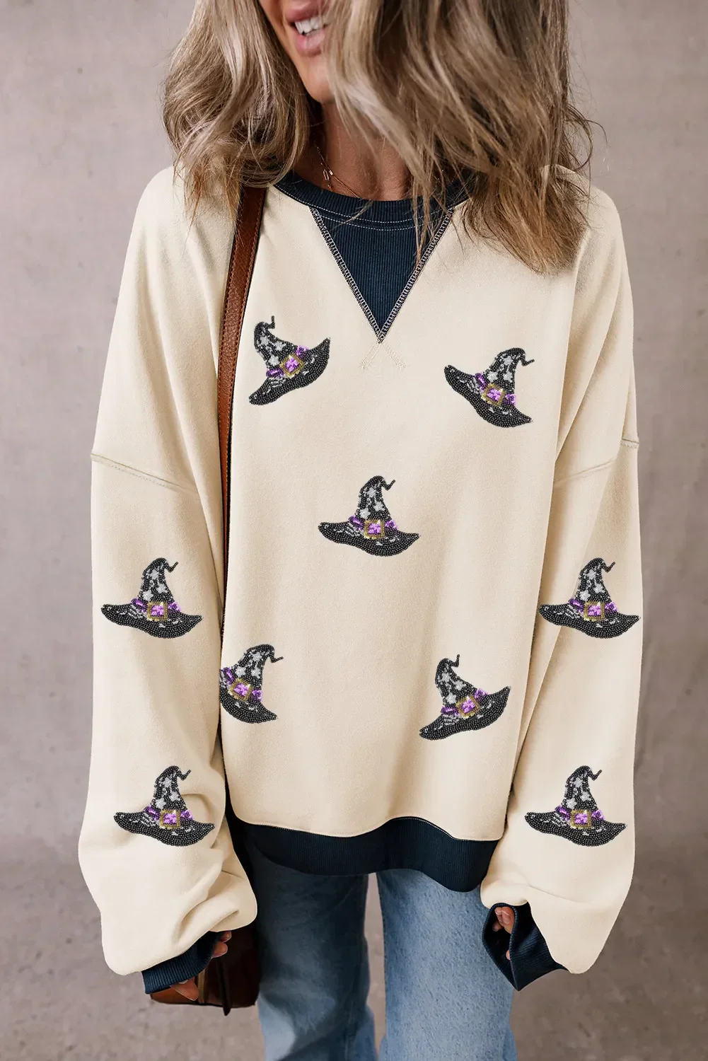 Claudia | Long-sleeved sweatshirt with sequin hat print - Image 3