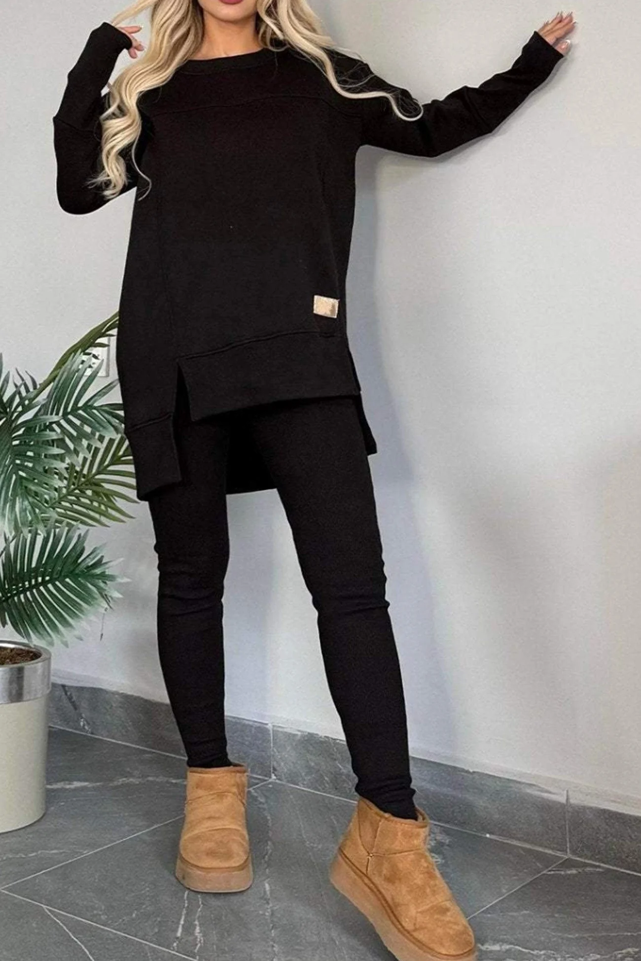 Claudia | Sweatshirt and skinny pants set with a slit and a high low hem - Image 10