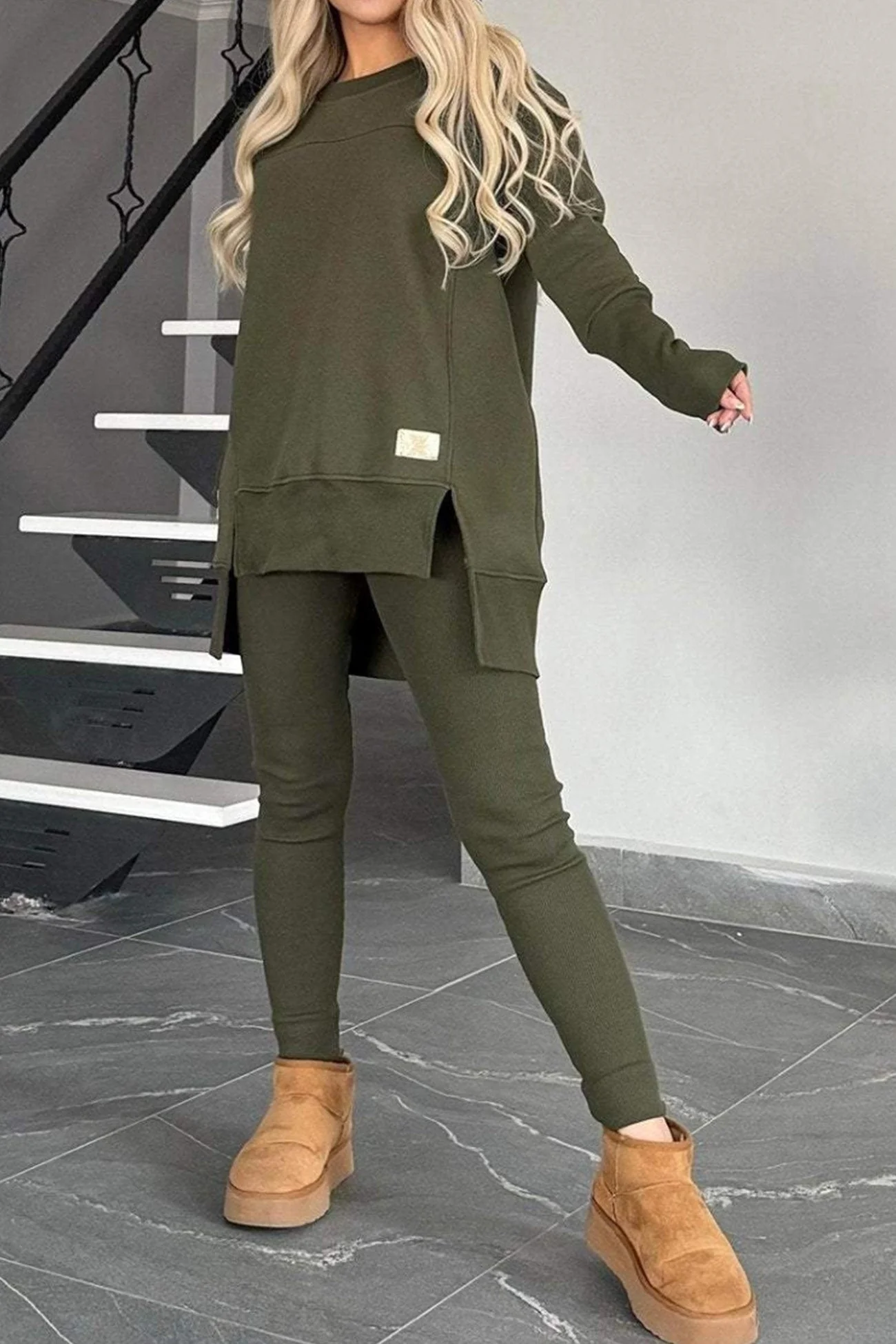 Claudia | Sweatshirt and skinny pants set with a slit and a high low hem - Image 4