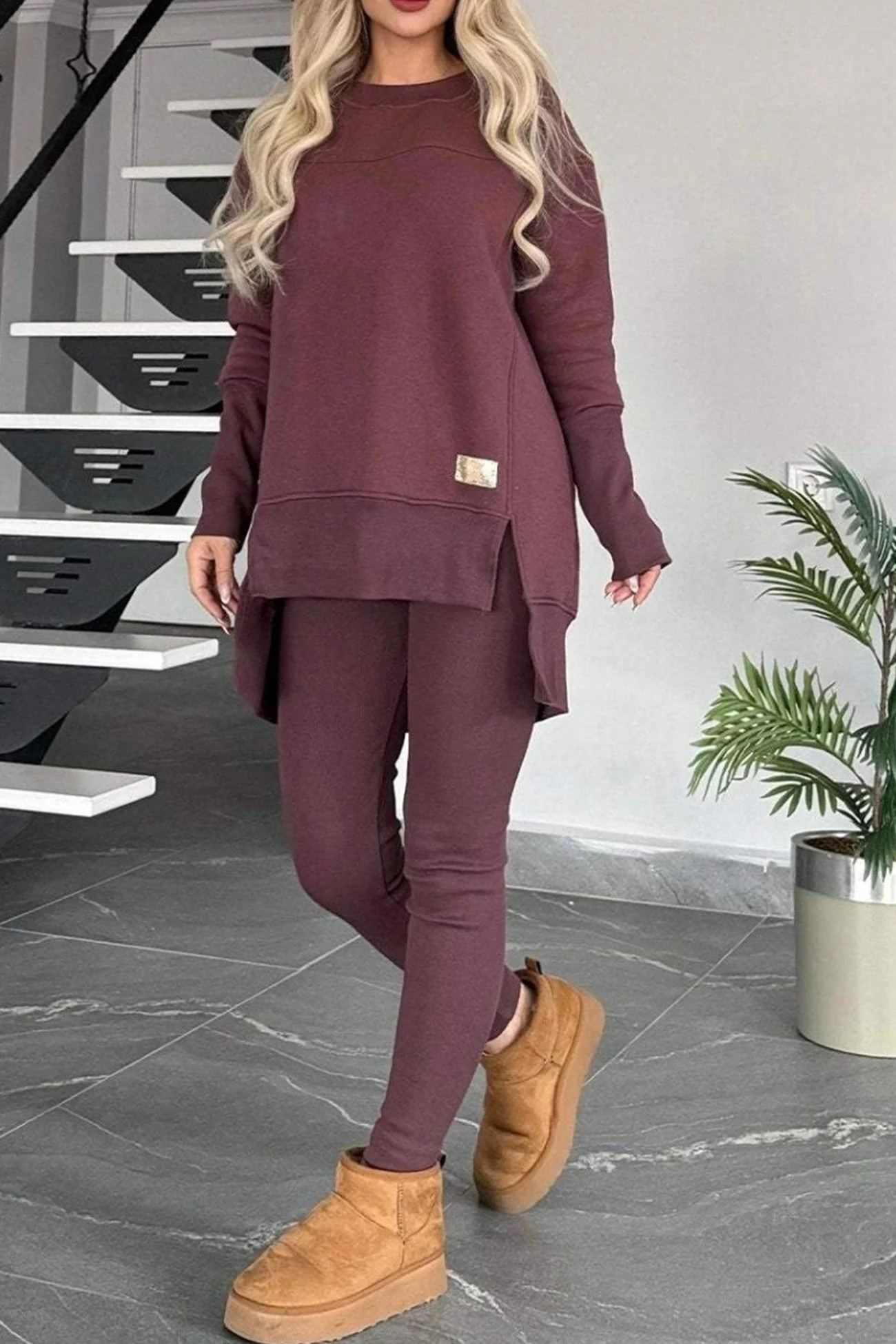 Claudia | Sweatshirt and skinny pants set with a slit and a high low hem - Image 8