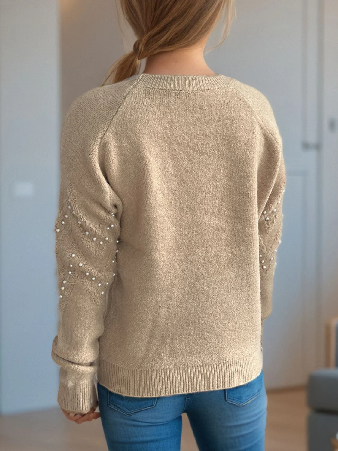 Concepcion | Round neck sweater with raglan sleeves and pearl trim - Image 21