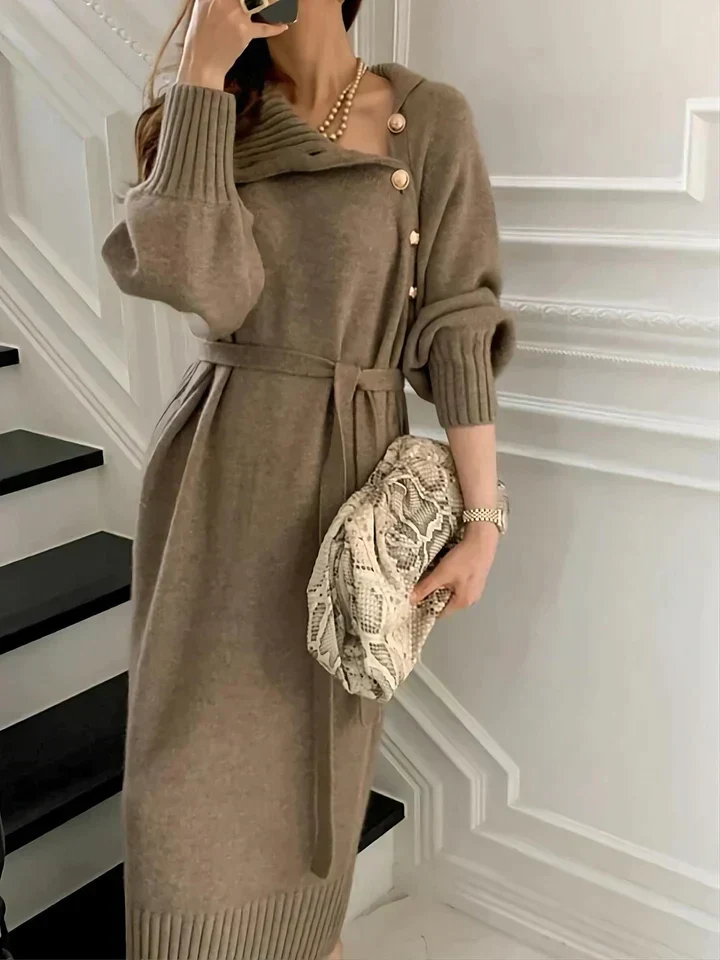 Corina | Elegant and casual garment