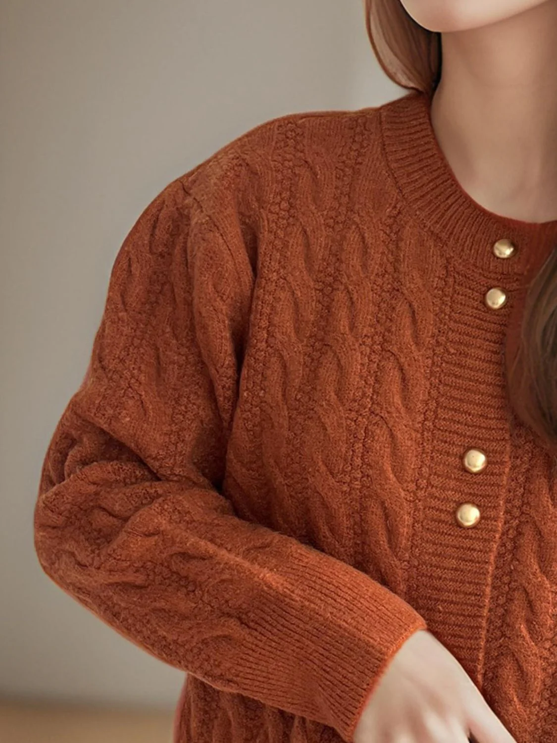 Cristina | Cable knit cardigan with a crew neck and long sleeves - Image 18
