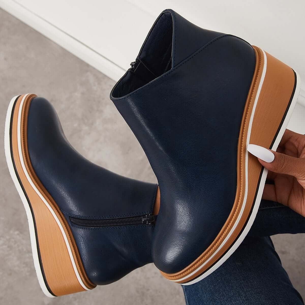 Cristina | Durable and supportive orthopedic boots - Image 11
