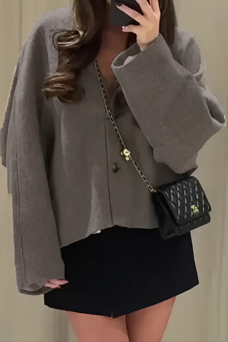 Dafne | Casual everyday outerwear with solid color buttons and chunky V-neck - Image 8