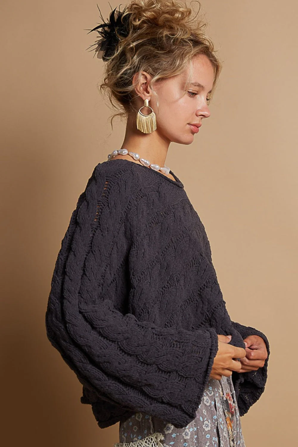 Damaris | Short sweater with a crew neck and cable knit - Image 2