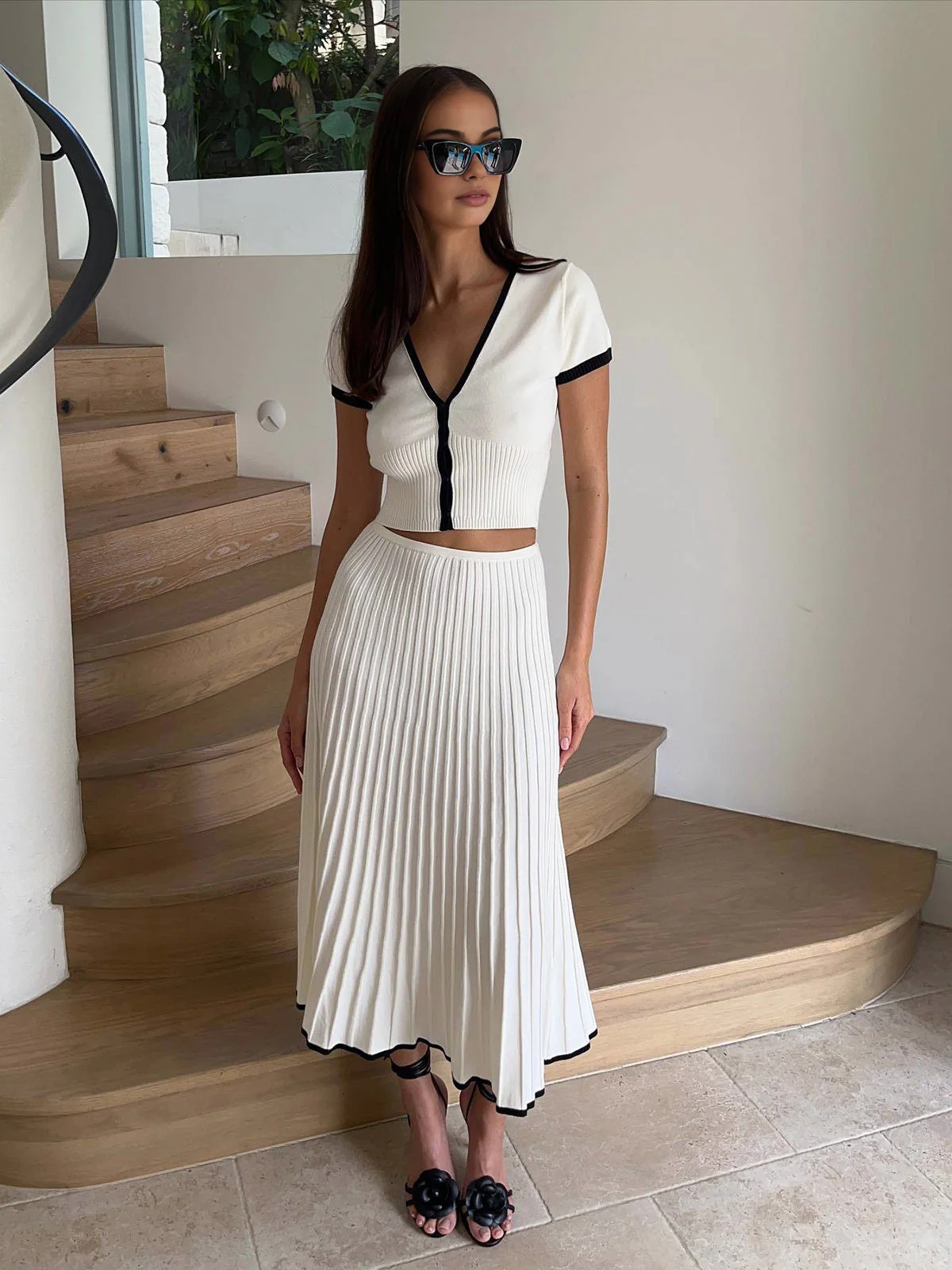 Dana® | Knitted Dress With Contrasting Cuffs - Image 4
