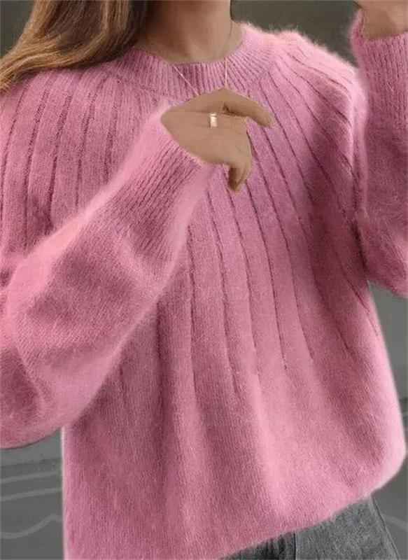 Daniela | Timeless and stylish winter sweater - Image 3