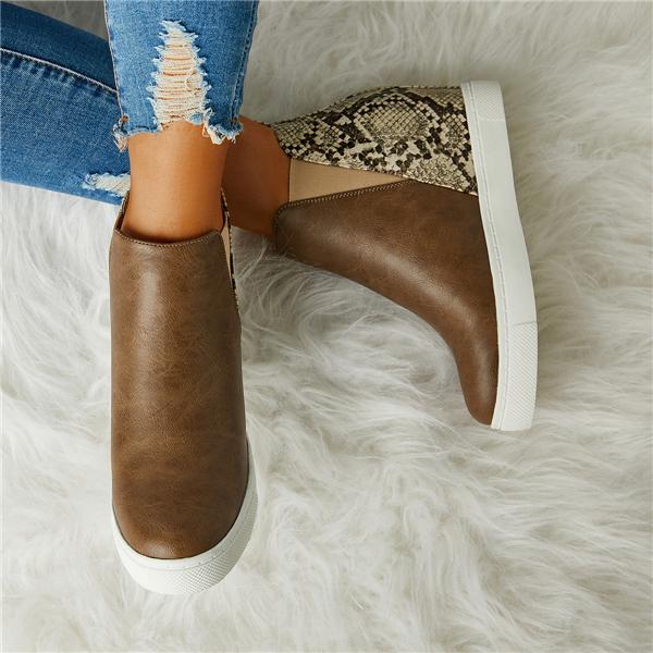 Delfina | Custom-made orthopedic casual boots.