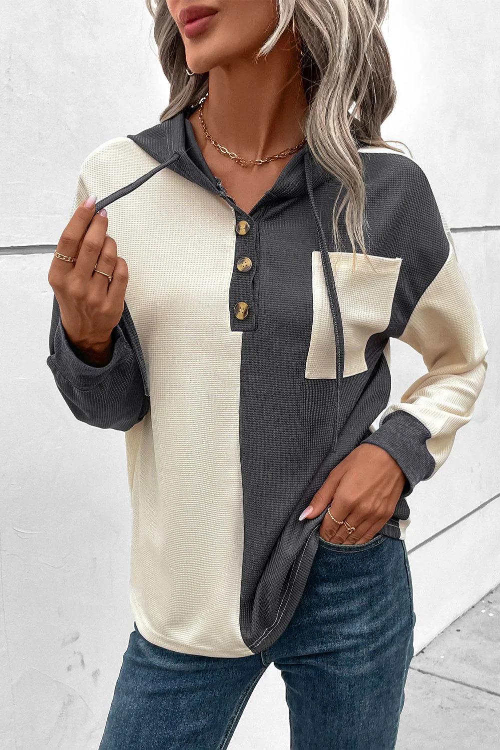 Delfina | Fashionable and minimalist winter hoodie - Image 2