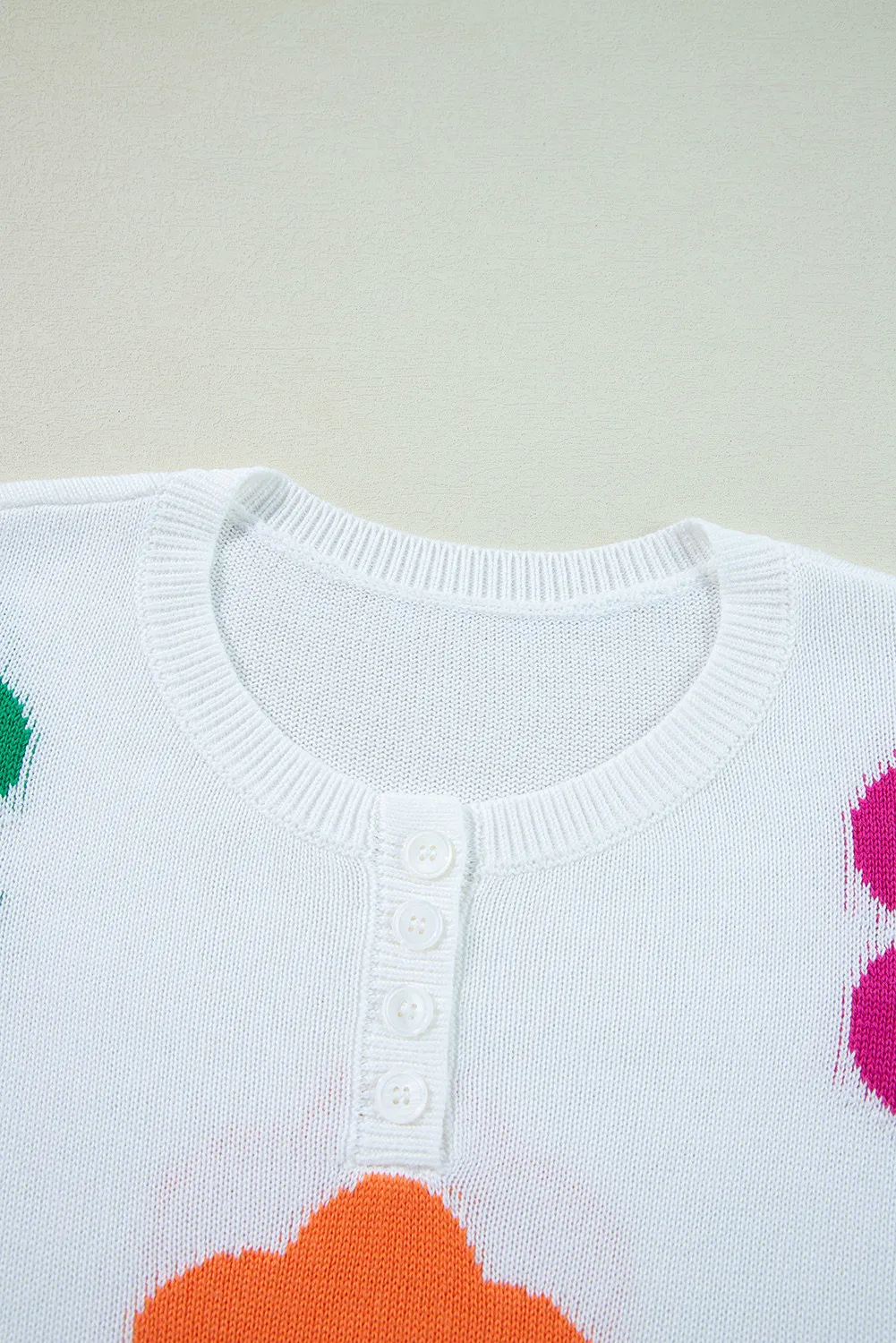 Delia | Floral knit top with a crew neck and quarter buttons - Image 6