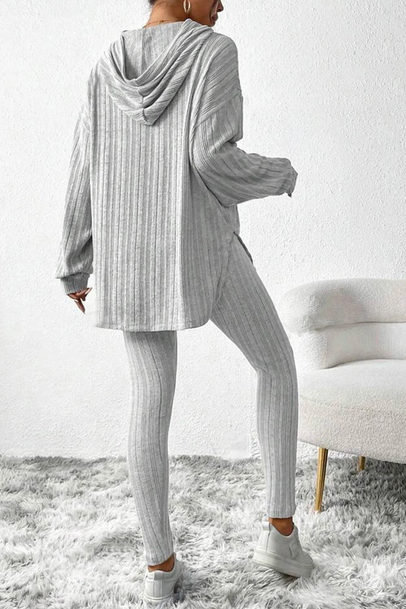 Delia | Mid-length hooded leggings set with ribbed slits - Image 3