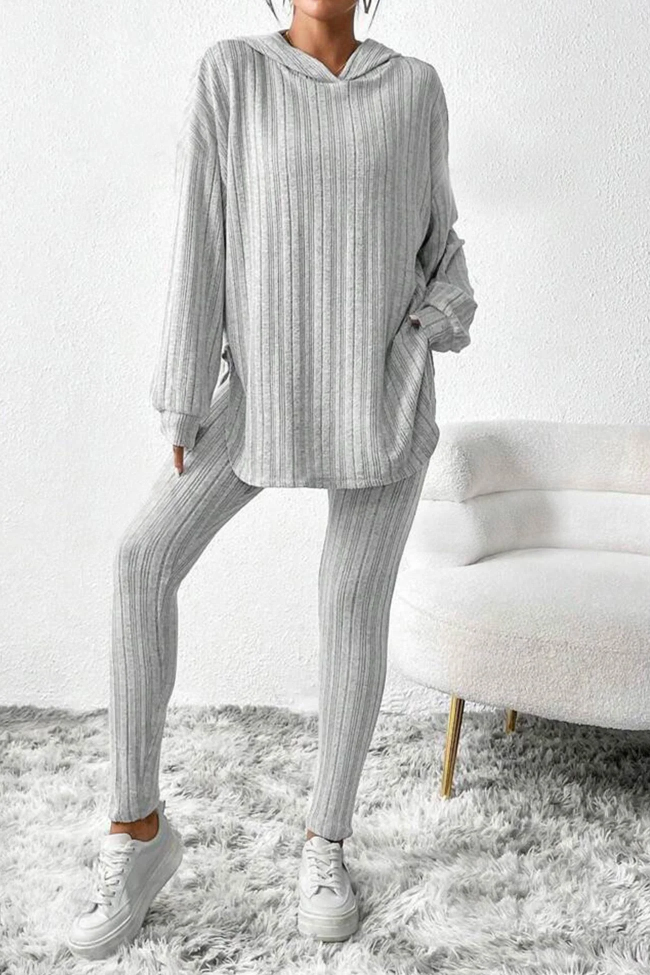 Delia | Mid-length hooded leggings set with ribbed slits - Image 7