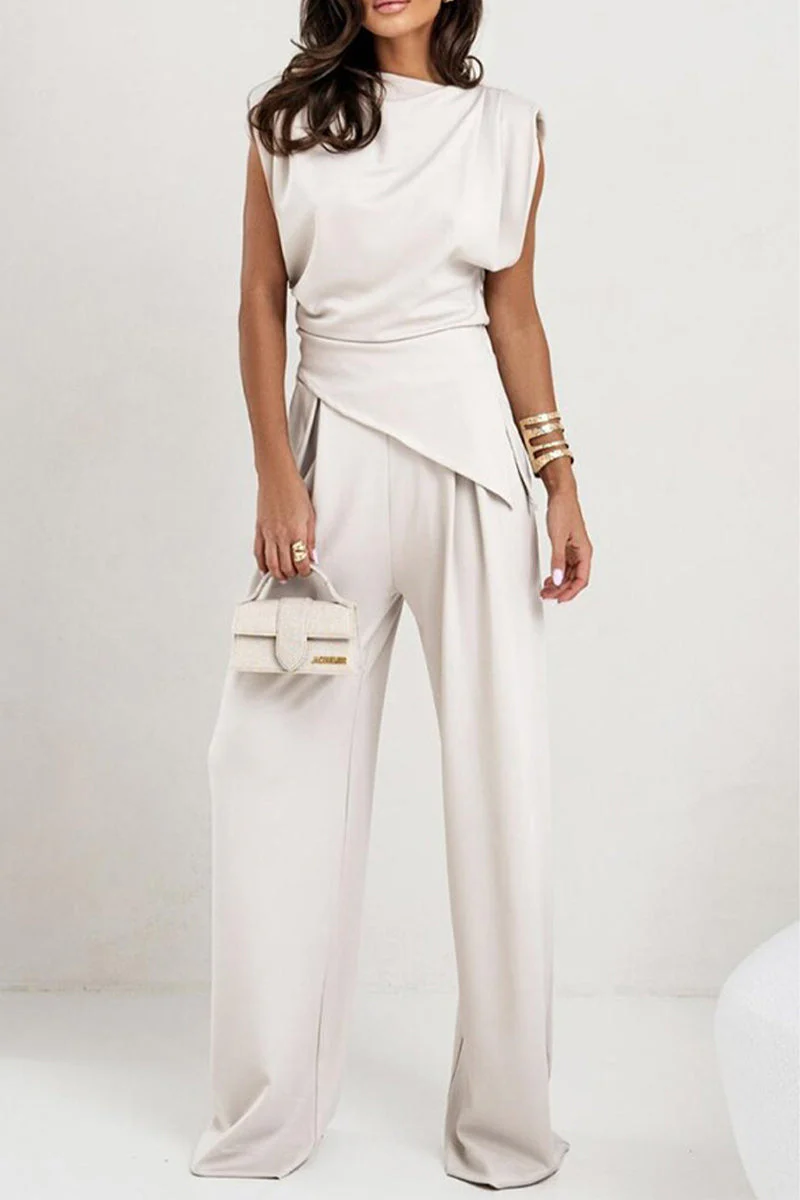Diletta® | Elegant Sleeveless Blouse And Pleated Pants Set - Image 3