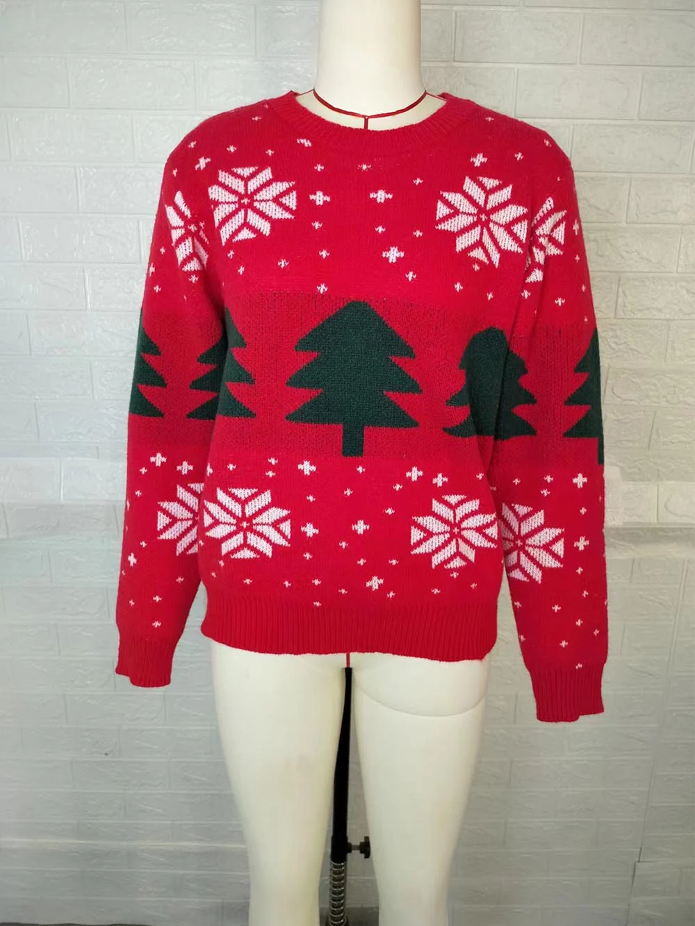 Dorotea | Red Christmas tree jacquard sweater - Image 7