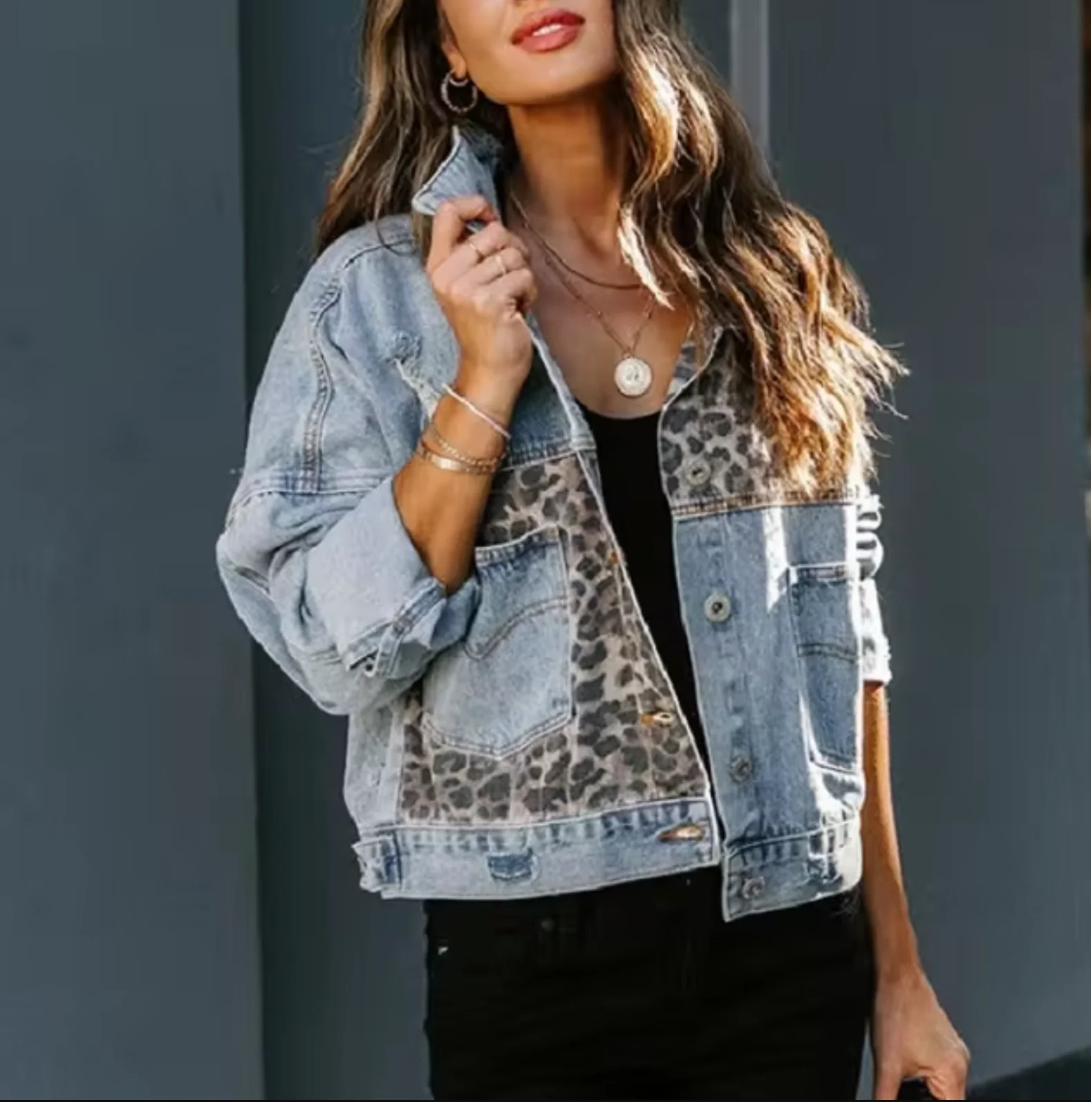 Dulce | Denim jacket with leopard patch - Image 2