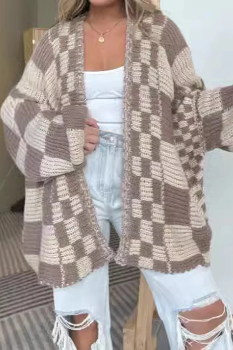 Eileen | Casual streetwear outerwear with check pattern and contrast V-neck - Image 3