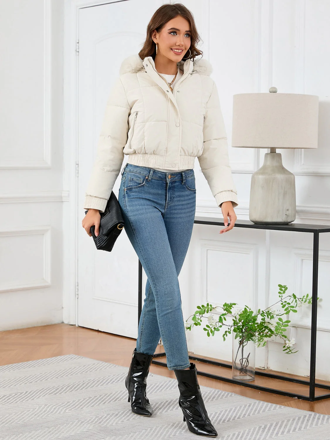 Eleonora | Long-sleeved, cropped winter coat with hood and pockets - Image 12
