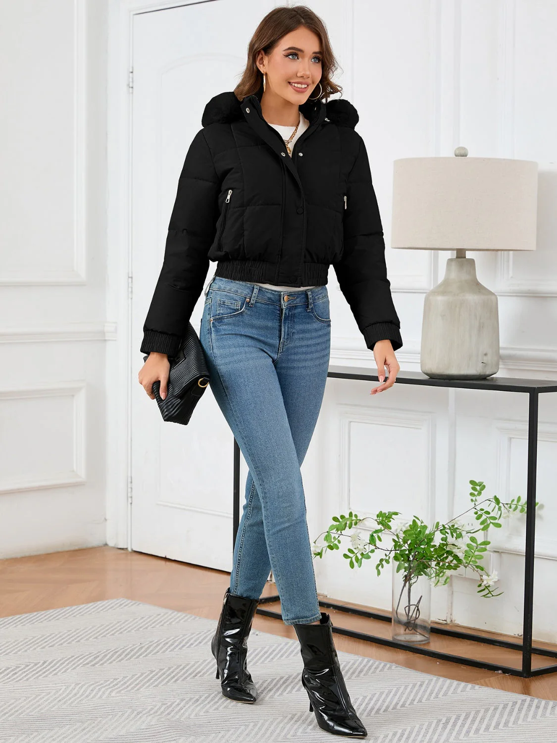 Eleonora | Long-sleeved, cropped winter coat with hood and pockets - Image 18
