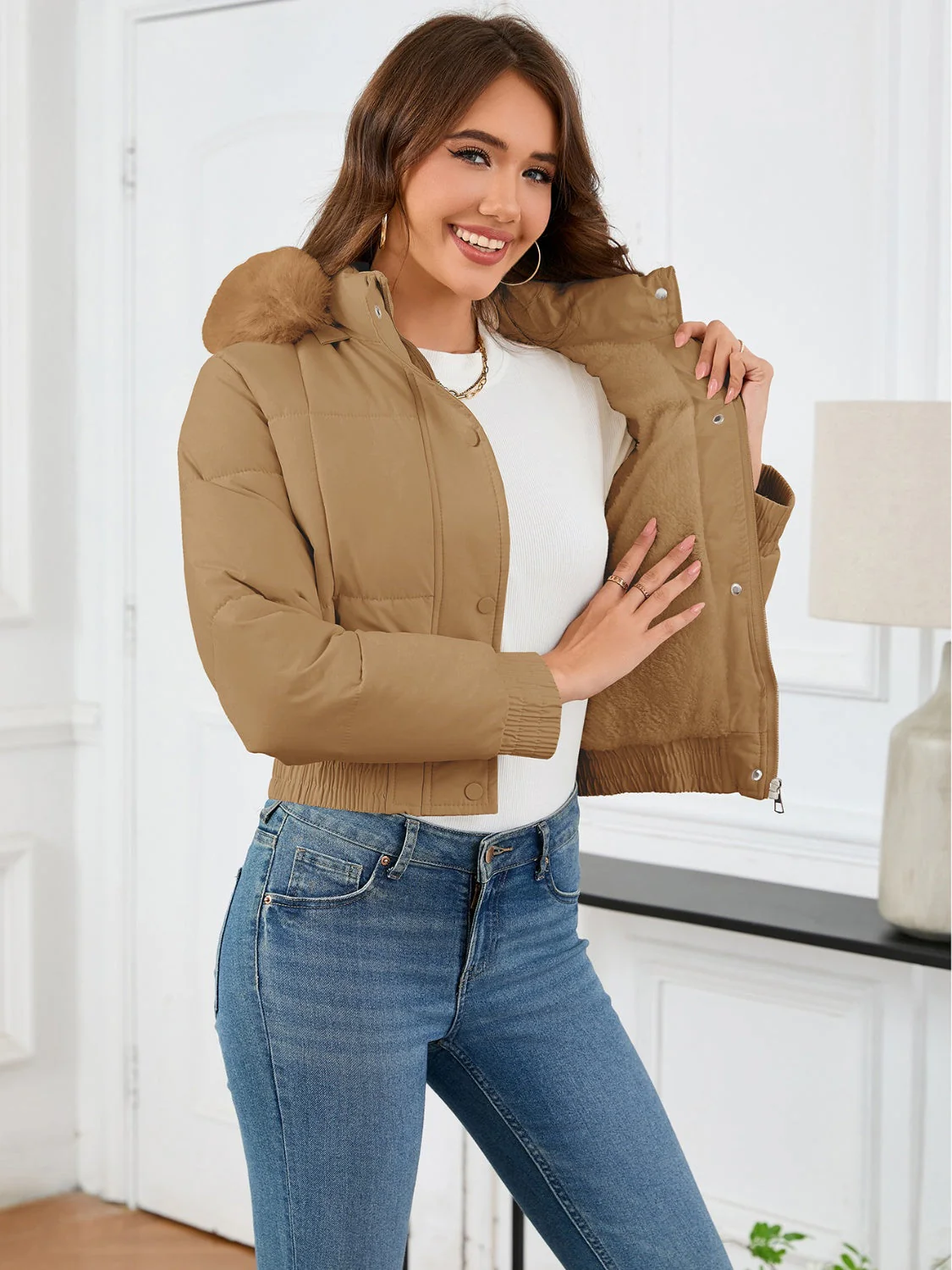 Eleonora | Long-sleeved, cropped winter coat with hood and pockets - Image 5
