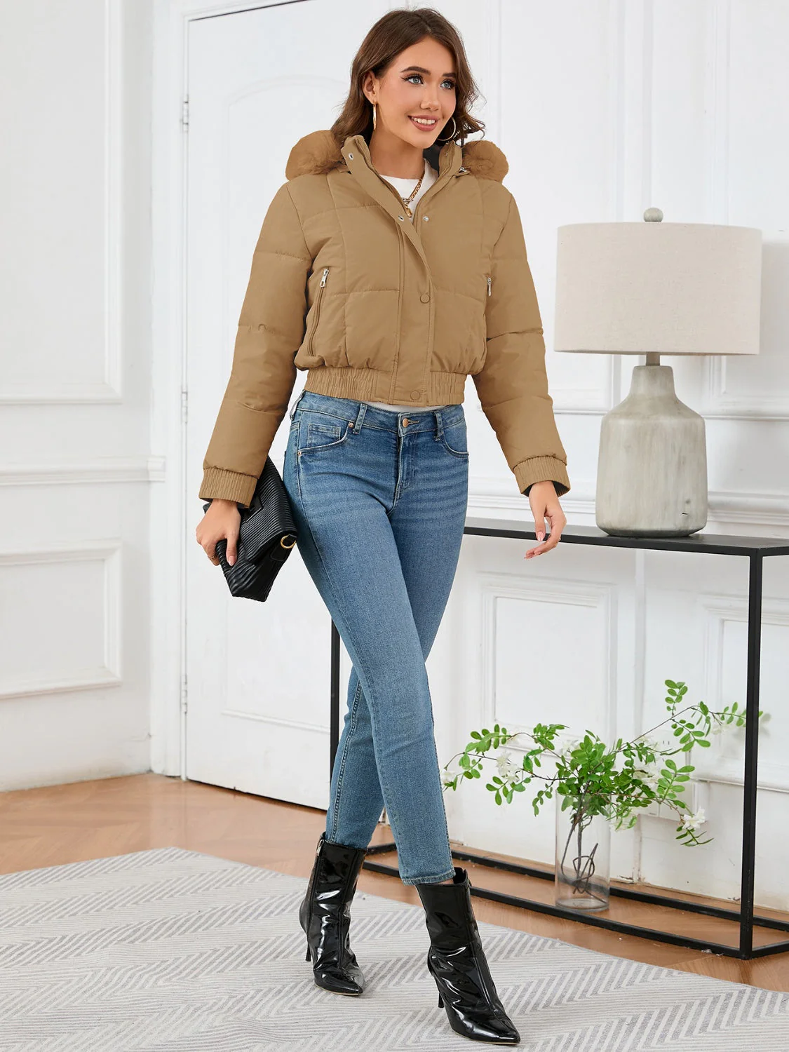 Eleonora | Long-sleeved, cropped winter coat with hood and pockets - Image 6